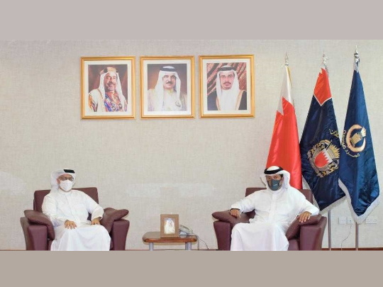 President-of-Customs-receives-Chairman-of-the-Bahrain-Airport-Services