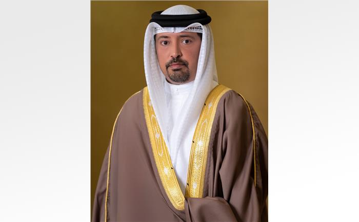 "تقديرا لقيادته الناجحة أحمد بن حمد آل خليفة رئيس الجمارك رئيساً لمجلس منظمة الجمارك العالمية لفترة استثنائية ثالثة"